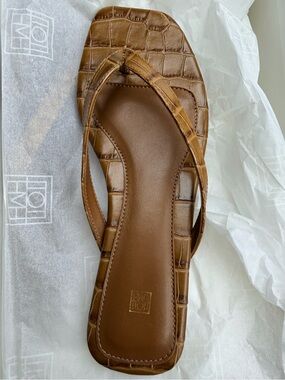 TOTEME Croc-effect leather flip flops Caramel croco thong Sandals size 37